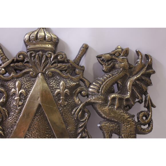 Vintage, Royal Crest, Dragons, Shield and Swords, Wall Hanging, ~ 251107-WH D-2 - Picture 3 of 7